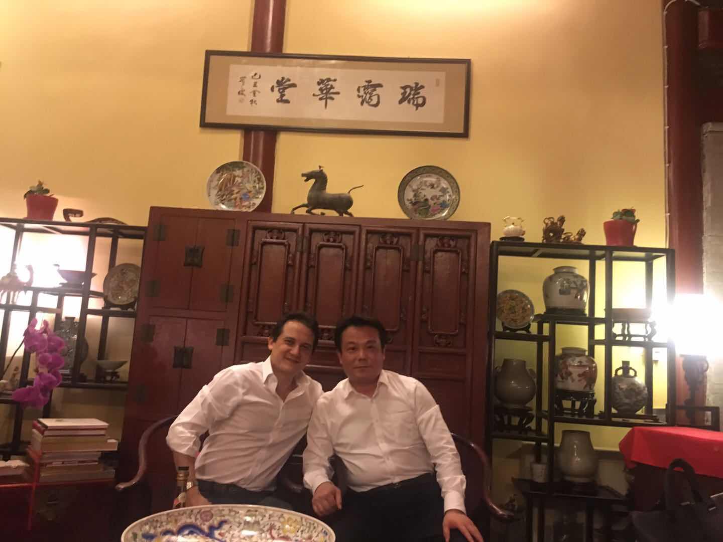 On May 7, the chairman of the board of directors of the company Zhou Lijun met in Beijing with six MAO three Thai strategy group President, Thailand friendly messenger often read Mr. Nianzhou Chang