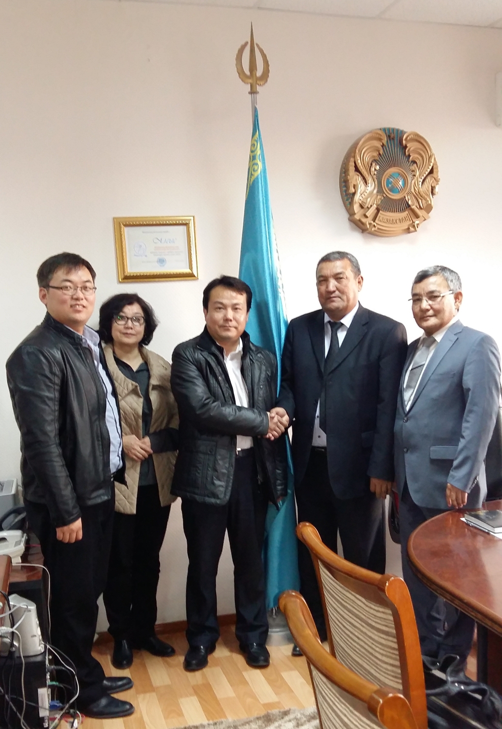 2015年10月25日至11月15日，我公司周立军董事长率团访问哈萨克斯坦共和国相关部门